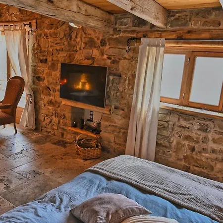 La Du Pigeonnier Couette-café Braux (Alpes-de-Haute-Provence)